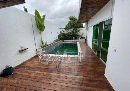 Anúncio Vivenda V5 com piscina e anexo, Condomínio Jardim do Énde, Camama.
