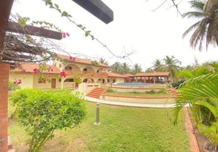 Anúncio Luxuosa mansão V6 de praia, com piscina, na Ilha do Mussulo