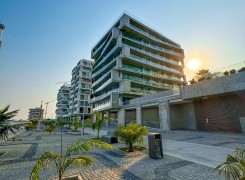 Anúncio Edifício com 51 apartamentos de luxo, na Ilha de Luanda.