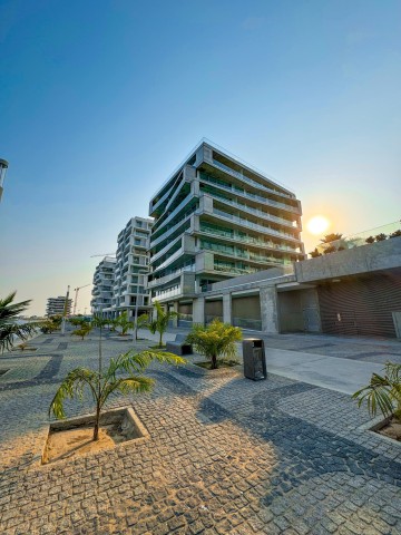 Edifício com 51 apartamentos de luxo, na Ilha de Luanda.