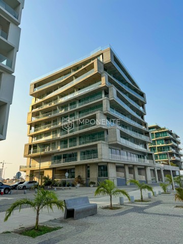 Edifício com 51 apartamentos de luxo, na Ilha de Luanda.