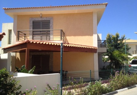 Anúncio Vivenda V3 duplex, mobiliada, no Condomínio Luar de Talatona, Talatona.