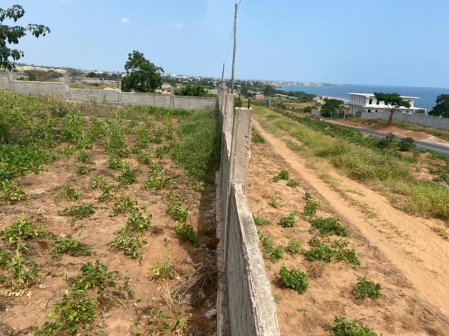 Terreno de 100/60, nos Ramiros, Benfica, de 1 linha.