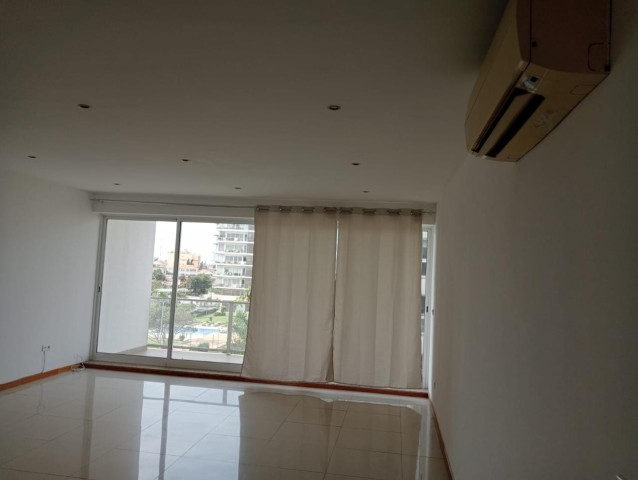 Apartamento T2, no Condomínio Terraços do Atlântico, Talatona.