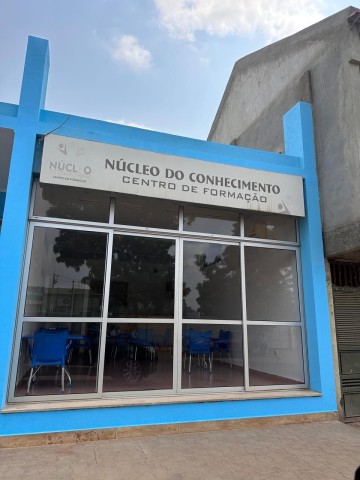 Estabelecimento comercial para Colégio/Centro de formação, Rua Noberto Garcia, Viana.