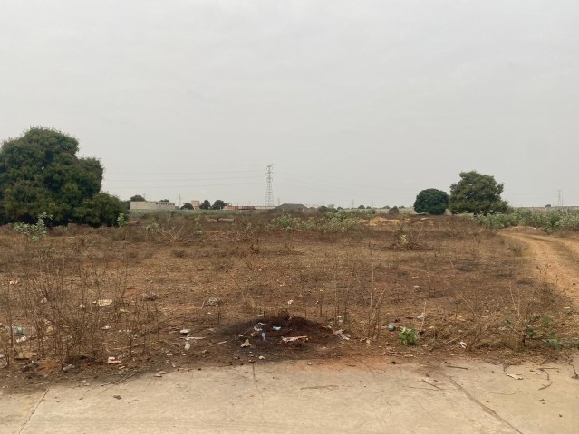 Terreno de 3 hectares, berma estrada, Via expressa.