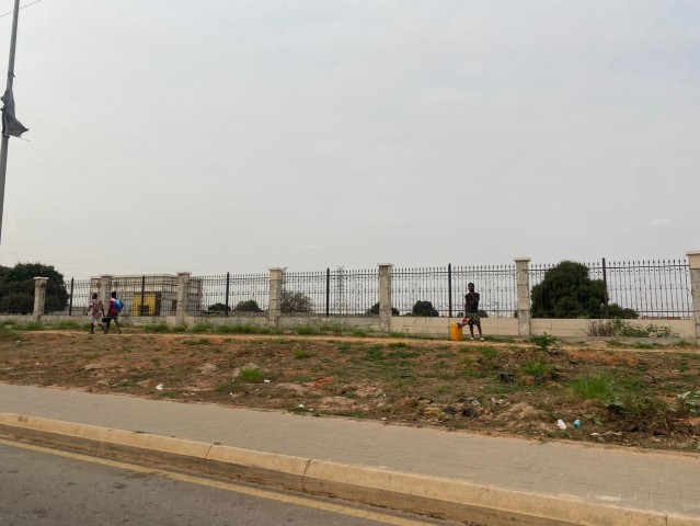 Terreno de 3 hectares, berma estrada, Via expressa.