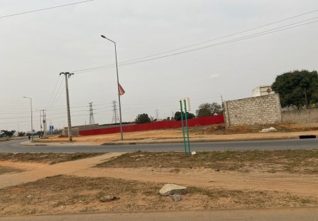Anúncio TERRENO DE 1 HECTARE, NA VIA EXPRESSA.