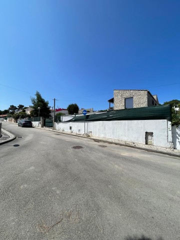 Vivenda V4 com piscina, na Sesimbra, Lagoa da Albufeira, Portugal.