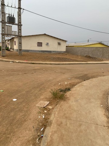 VIVENDA T3, NO CONDOMÍNIO DA POLÍCIA, DISTRITO URBANO DO SEQUELE, MAYE MAYE.