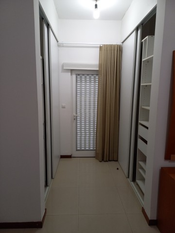 Apartamento T3, no R/C do Condomínio Vale dos Pássaros