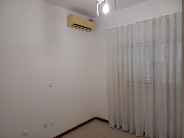 Apartamento T3, no R/C do Condomínio Vale dos Pássaros