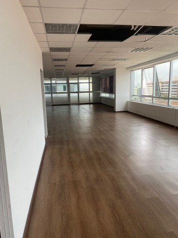 Escritório de 385m², no Condomínio Belas Business Park, Talatona.