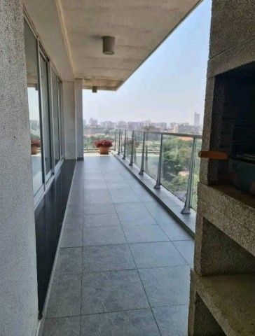 Apartamento T3+1, no Condomínio Solar do Alvalade.