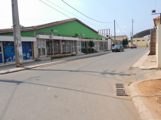 Estabelecimento comercial, restaurante pastelaria e padaria, no Lar do Patriota, 1ª fase.