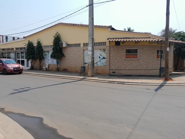 Estabelecimento comercial, restaurante pastelaria e padaria, no Lar do Patriota, 1ª fase.