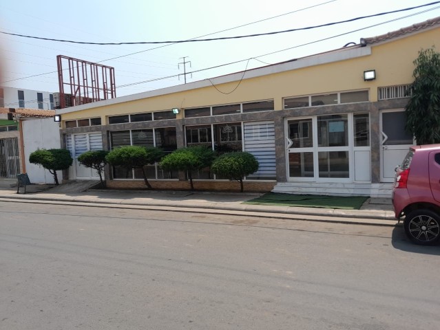 Estabelecimento comercial, restaurante pastelaria e padaria, no Lar do Patriota, 1ª fase.