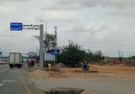 Anúncio Terreno de 7 hectares, na Via Expressa, sentido Benfica/Kilamba.