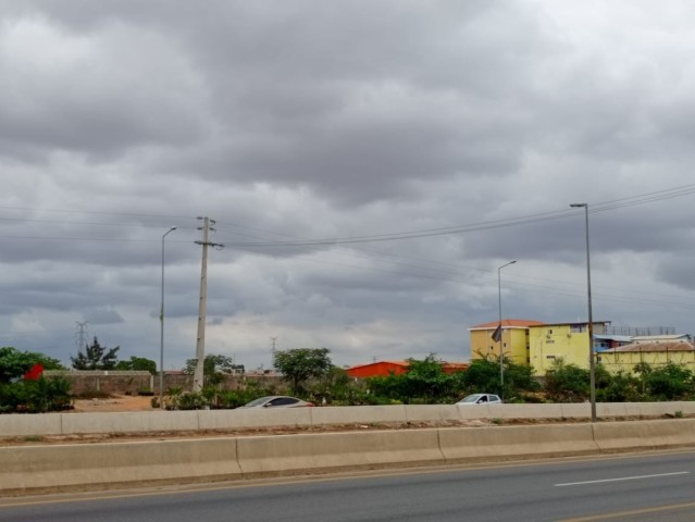 Terreno de 7 hectares, na Via Expressa, sentido Benfica/Kilamba.