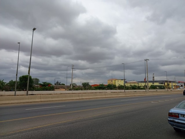 Terreno de 7 hectares, na Via Expressa, sentido Benfica/Kilamba.