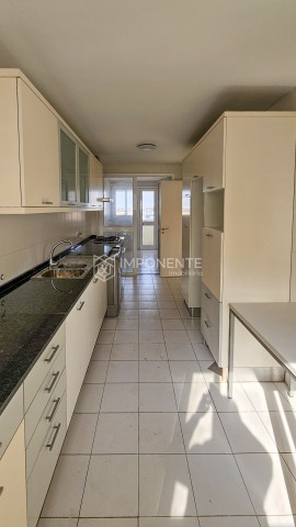 Apartamento T4 no Condomínio Acquaville, Talatona.