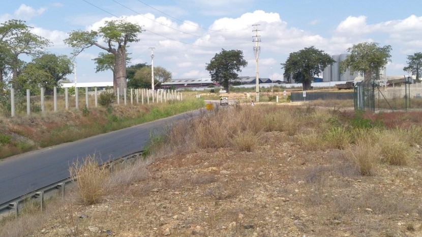 Terreno de 2,1 hectares, 1 linha, adjacente ao novo Aeroporto Internacional de Luanda, Icolo e Bengo.