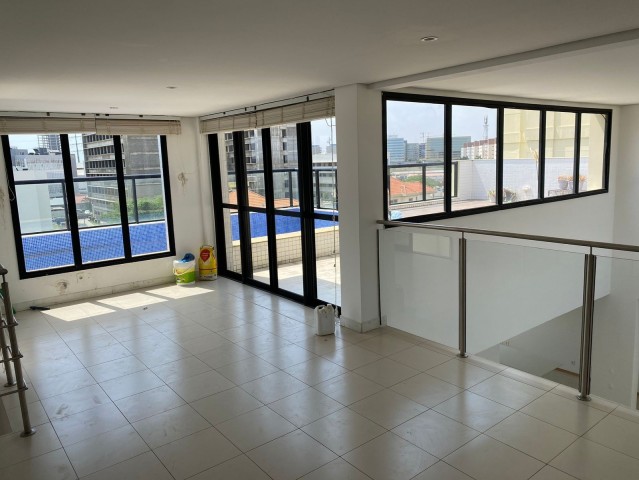 Penthouse T4 com piscina, no Condomínio Arte Yeto, Talatona.