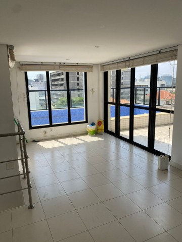 Penthouse T4 com piscina, no Condomínio Arte Yeto, Talatona.