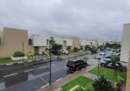 Anúncio Vivenda V4 com anexo e piscina, mobiliada, no Condomínio Dalm, Talatona.
