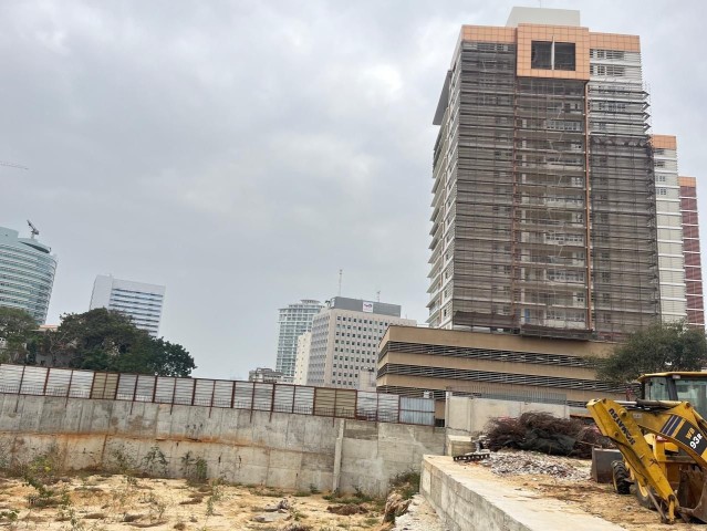 Terreno de 3.547,83m², no Centro da Cidade, Ingombotas.