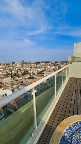 Penthouse T5+1, com 457m², no Condomínio Acquaville, Talatona.