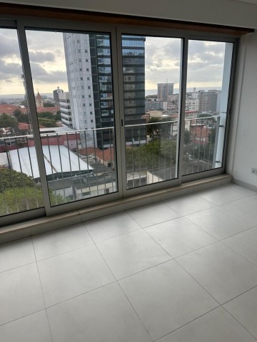 Apartamento T2, nas Torres Oceano, Maculusso.