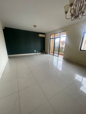 Excelente apartamento T3, no Condomínio Jardim de Rosas, Belas.