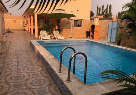 Anúncio Vivenda V3 com piscina e anexo, no Condomínio Vila Flor, Camama.