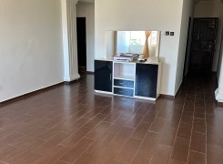 Apartamento T2, remodelado, na avenida do Ex Combatentes.