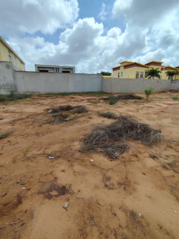 Terreno de 480m², por detrás do Vilas do Kuditemo, Lar do Patriota.