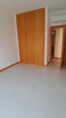 Apartamento T3+1, no Condomínio Imbondeiro Palace, Talatona.