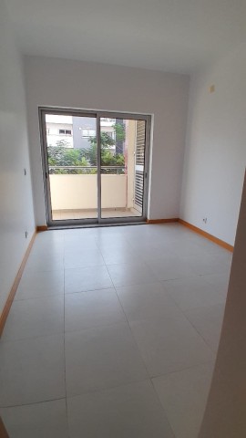 Apartamento T3+1, no Condomínio Imbondeiro Palace, Talatona.