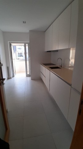 Apartamento T3+1, no Condomínio Imbondeiro Palace, Talatona.