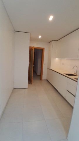 Apartamento T3+1, no Condomínio Imbondeiro Palace, Talatona.