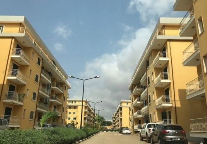 A Venda Apartamento t3 condomínio INTERLAND MORRO BENTO