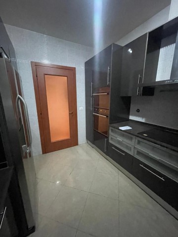 Apartamento T3, no Condomínio Interland, Morro Bento, Talatona.