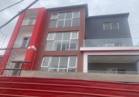 ESCRITÓRIOS E APARTAMENTOS T3