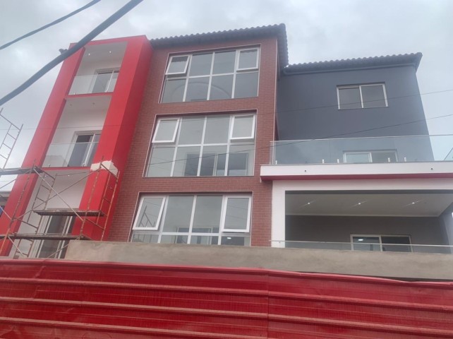 ESCRITÓRIOS E APARTAMENTOS T3