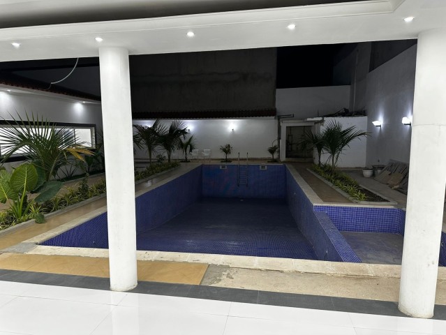 Excelente vivenda V4 com piscina e anexo, no Lar do Patriota