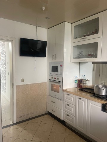 Apartamento T3, mobiliado, no Condomínio Jardim de Rosas, Camama.