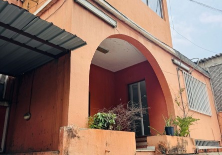 Anúncio Vivenda V3, na Maianga, nas imediações da Clínica Medical Center.
