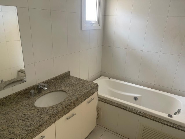 Apartamento T3, no Condomínio Acquaville, Talatona.