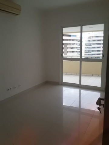 Apartamento T3, no Condomínio Acquaville, Talatona.