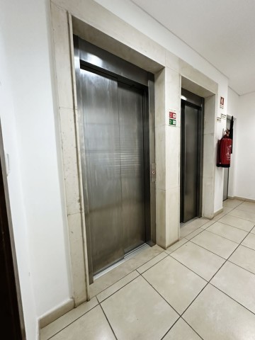 Apartamento T2, no condomínio Laguna Residencial, Talatona.